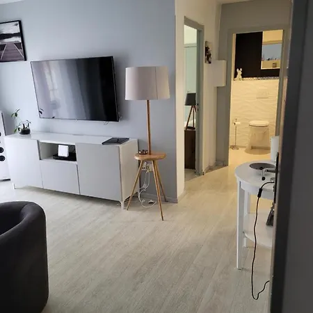 L Ephejules Apartment *